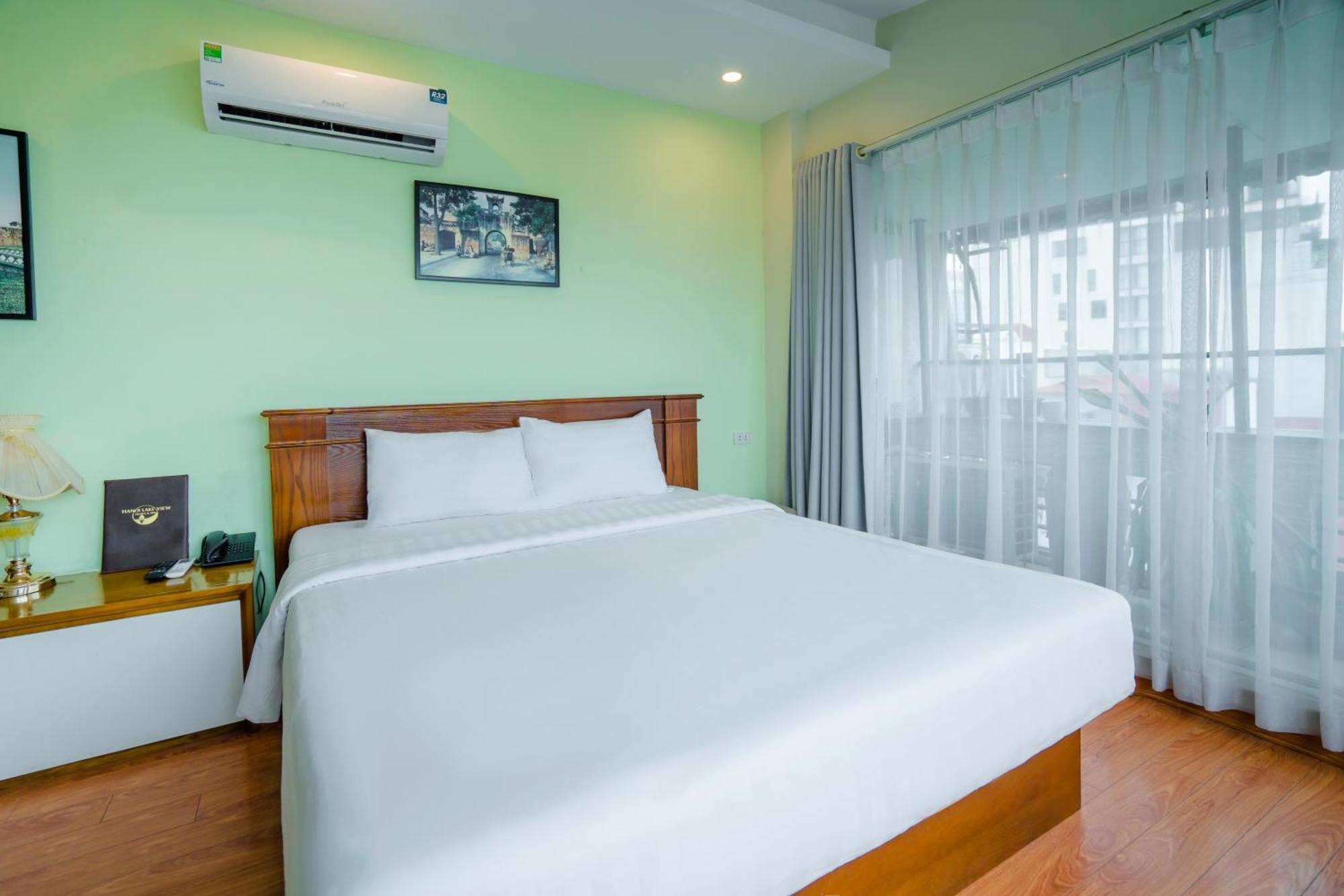 Ha Noi Lake View Hotel & Travel Hanoi Exterior photo