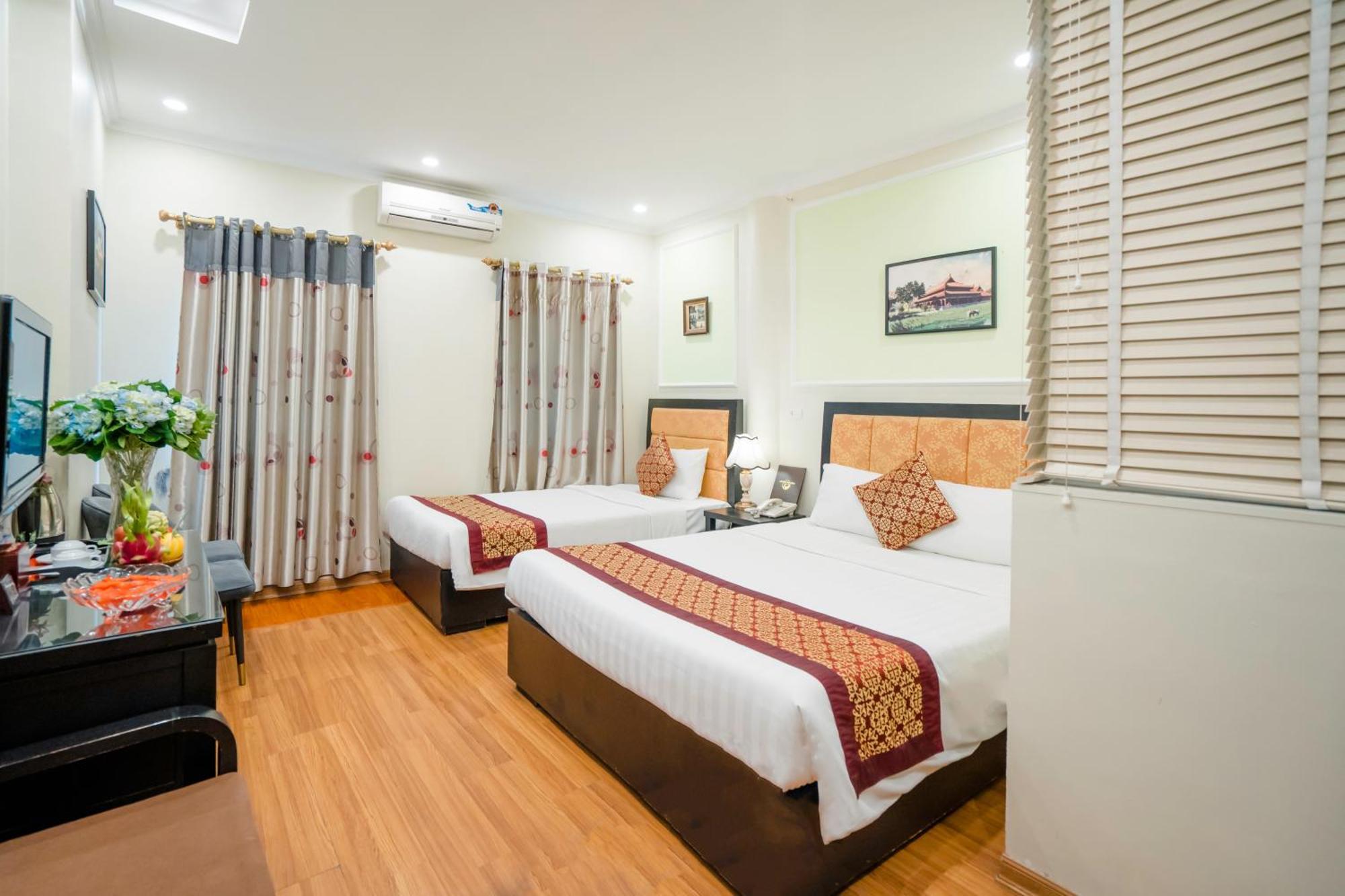 Ha Noi Lake View Hotel & Travel Hanoi Exterior photo