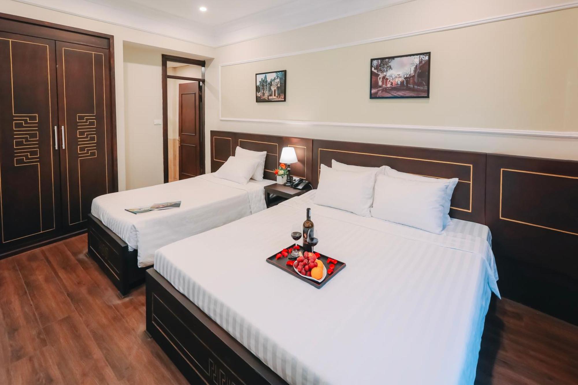 Ha Noi Lake View Hotel & Travel Hanoi Exterior photo