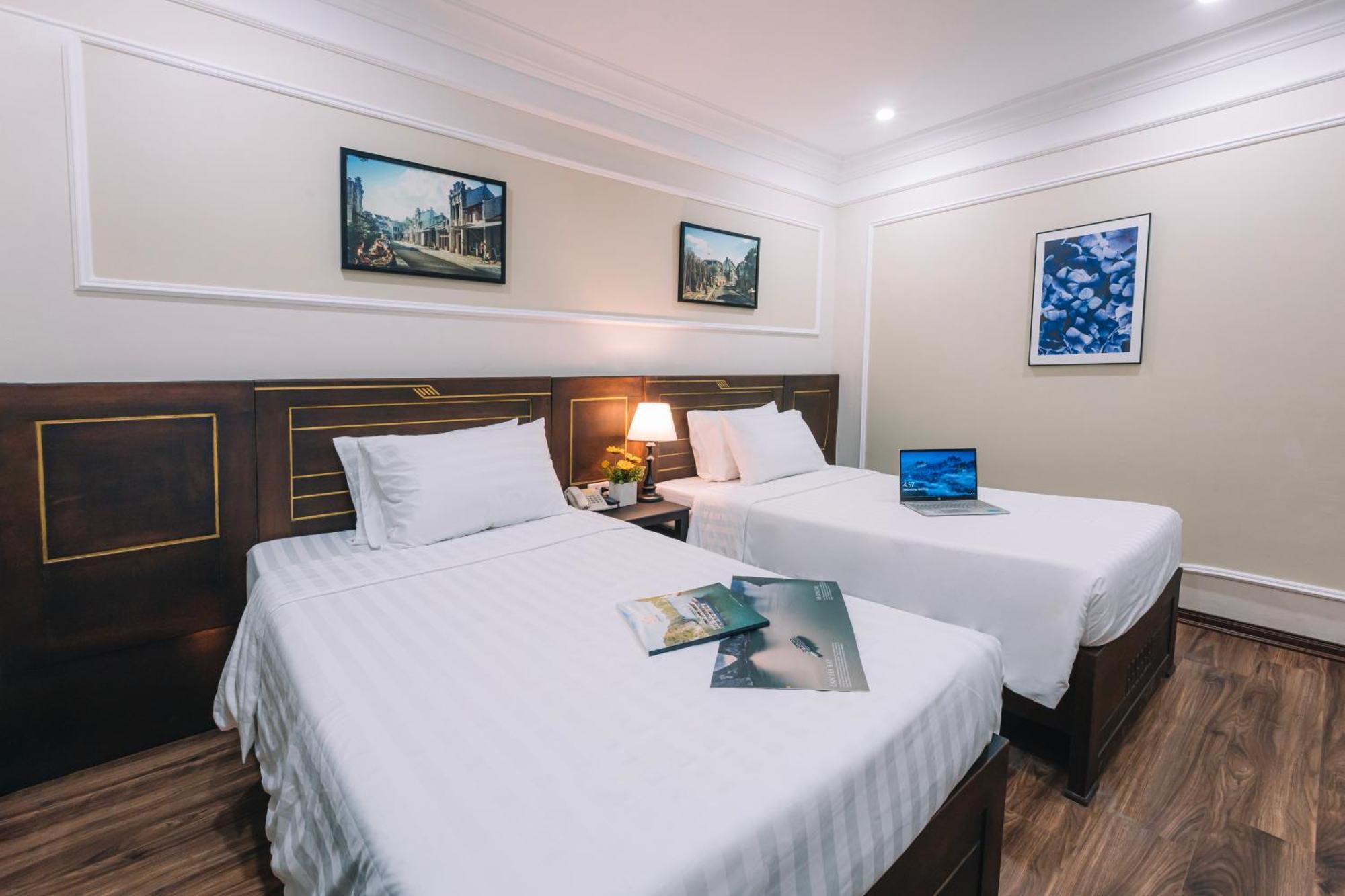 Ha Noi Lake View Hotel & Travel Hanoi Exterior photo