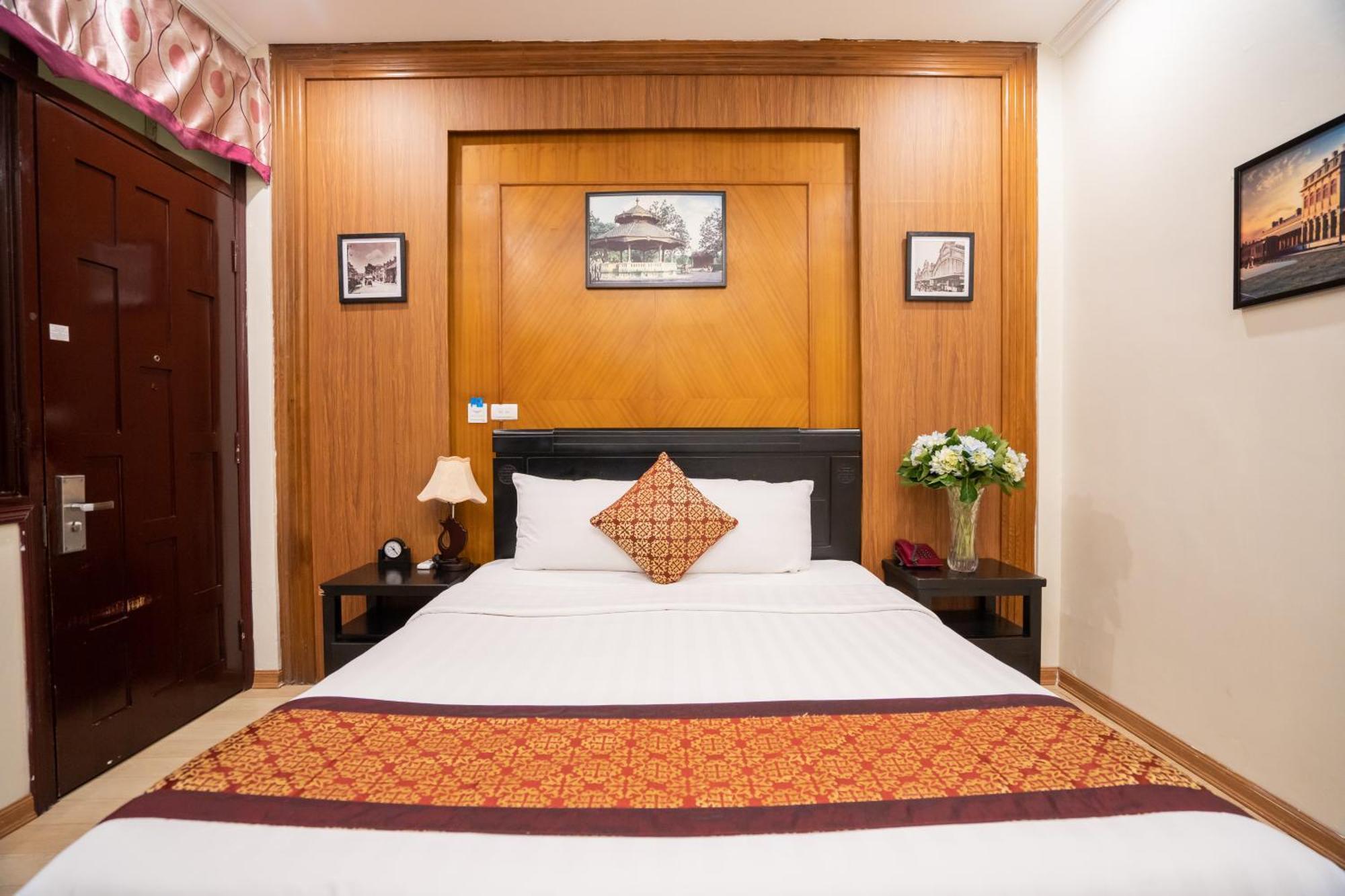 Ha Noi Lake View Hotel & Travel Hanoi Exterior photo